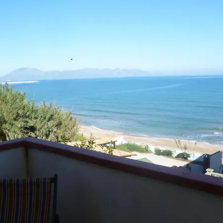 La Finestra Sul Mare Piano 2 * Trappeto (Sicily)