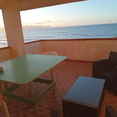 La Finestra Sul Mare Piano 2 * Trappeto (Sicily)